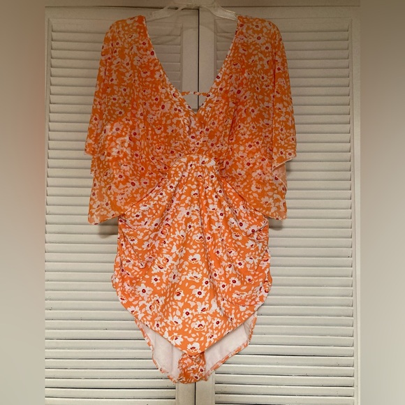 NWT BloomChic Floral Mesh Dolman Sleeve One Piece Swimsuit Plus Size 3X - Picture 11 of 15